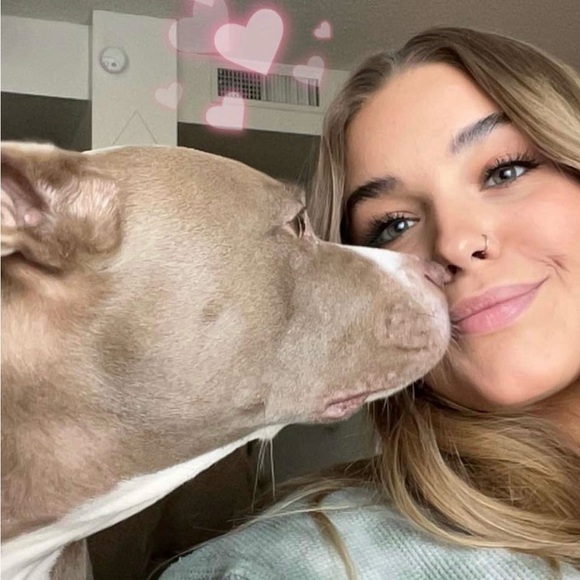 Hi 👋 I’m Tanja! I love Reselling great finds to add to your closet and home 😊 - Picture 14 of 16